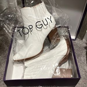 Top Moda “Jade” White Leather Booties (Sz: 10)
